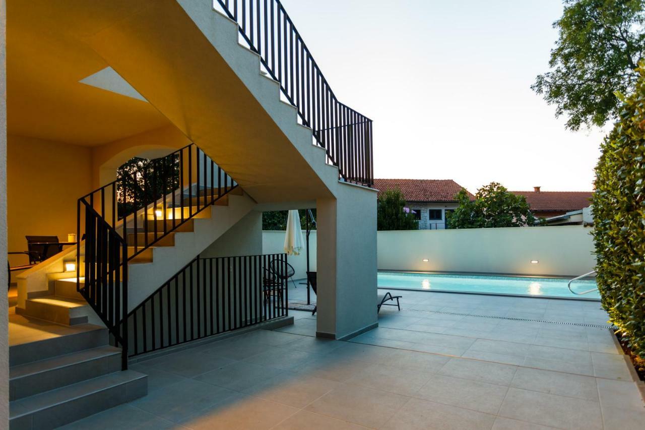 Hotel Mari House Malinska Esterno foto